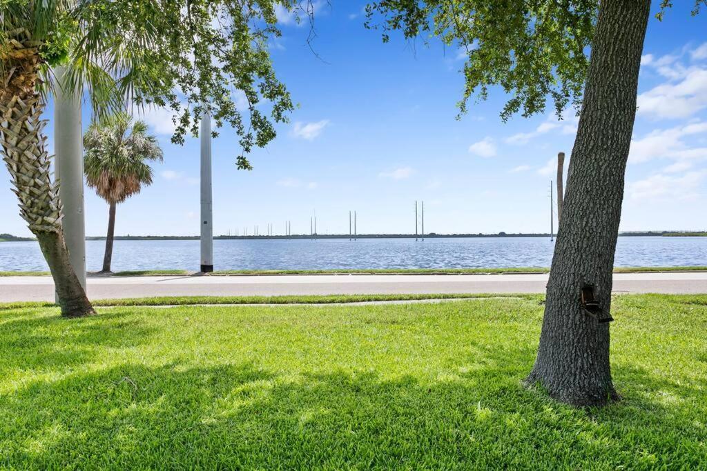 Deco Drive Waterfront 1Bed Apartment On The Bay Tampa Exterior photo